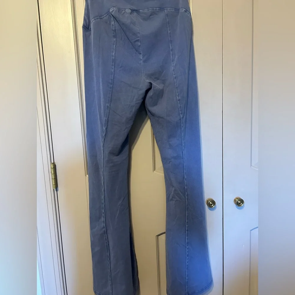 Aerie size medium never worn flare pants - Picture 2 of 3